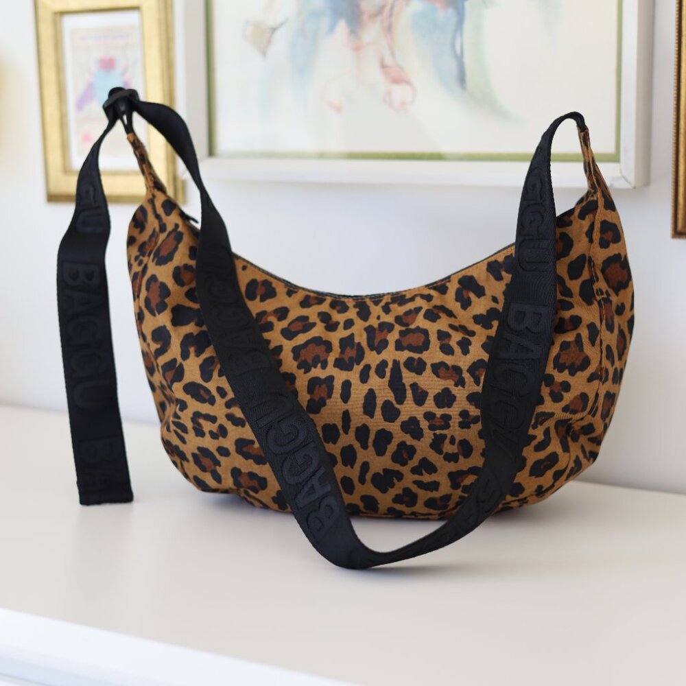 Baggu Medium Nylon Crescent Bag - Leopard